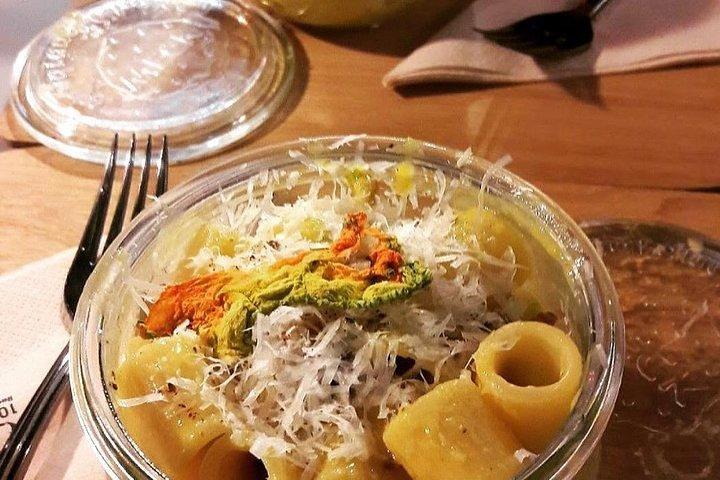 Saborea Roma: Explorando los secretos culinarios de Trastevere con un local
