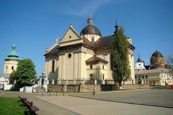 Zhovkva and Krekhiv Monastery Private Half-Day Tour from Lviv