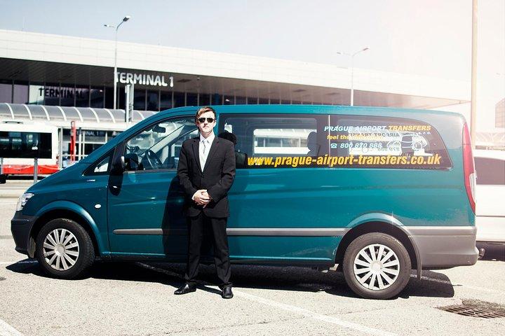Prag flygplats delad avgångsöverföring