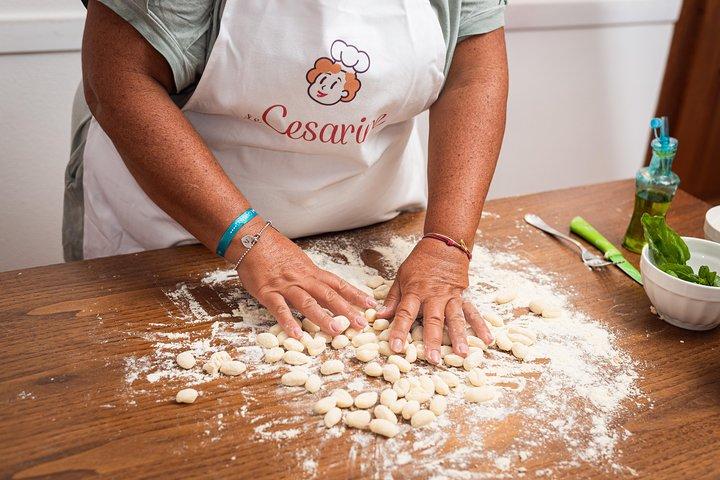 Cesarine: rondleiding door kleine groep en kookcursus in Messina