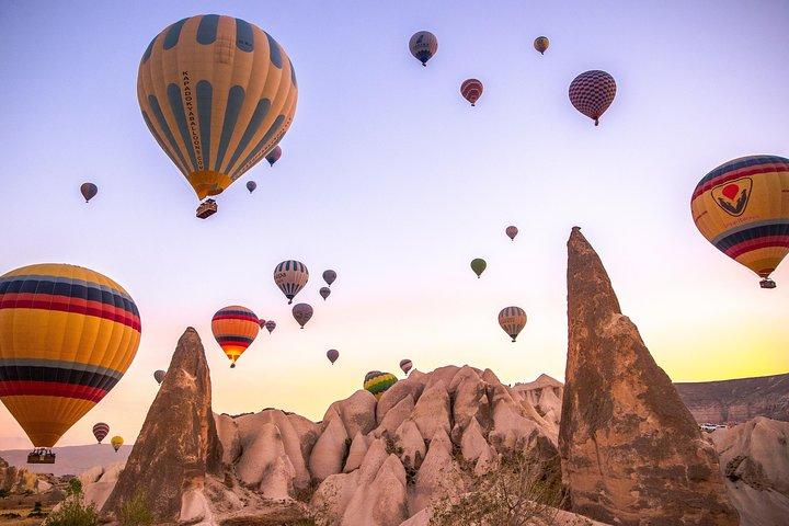 Vol en montgolfière au lever du soleil en Cappadoce avec petit-déjeuner et prise en charge