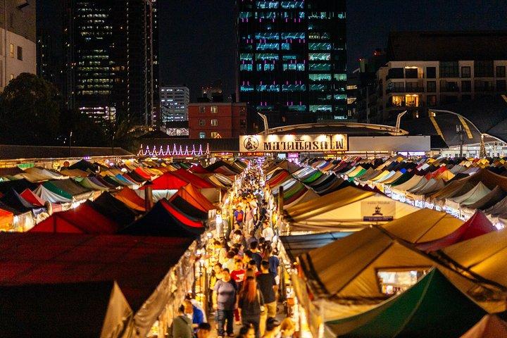 Bebidas e petiscos no tour privado de Bangkok