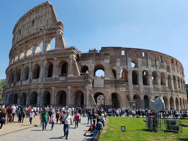 Rome Imperial Past Colosseum, Forum and Palatine Tour