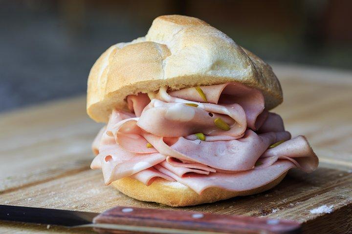 Tour del mercato per piccoli gruppi ed esperienza culinaria presso la casa di una Cesarina a Cervia