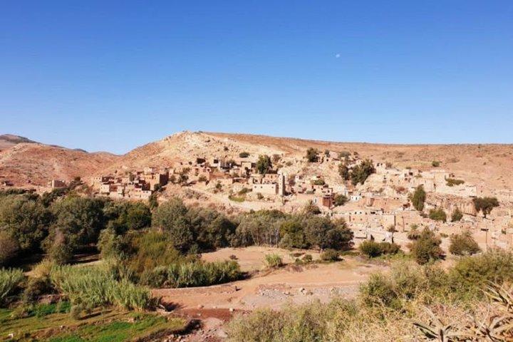 Agafay desert, Takerkoust, Atlas mountains day trip : Private full day trip 4WD