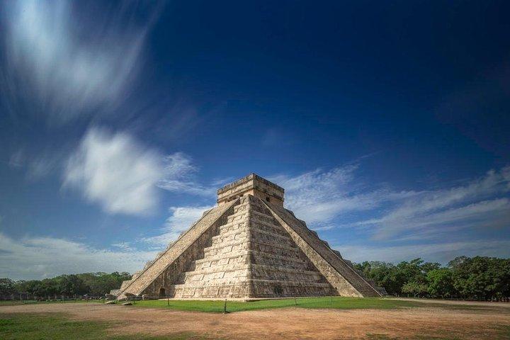 カンクン発チチェン・イッツァへの1日ツアーを最安値で