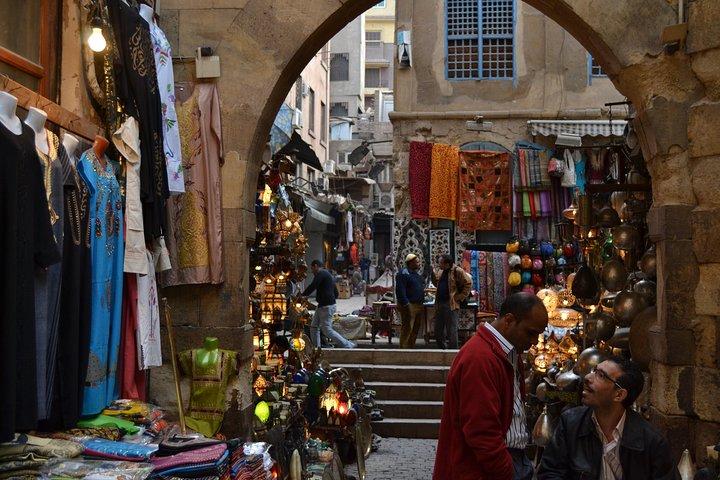 Private Einkaufs- und Wandertouren zu alten Märkten und lokalen Souks