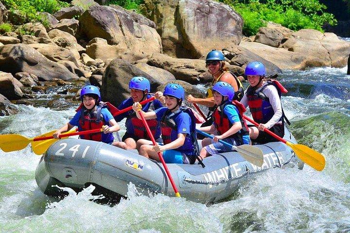 White Water Rafting a Kitulgala