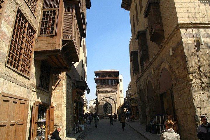 Guida sul sito Tour al Cairo islamico e Bazaar