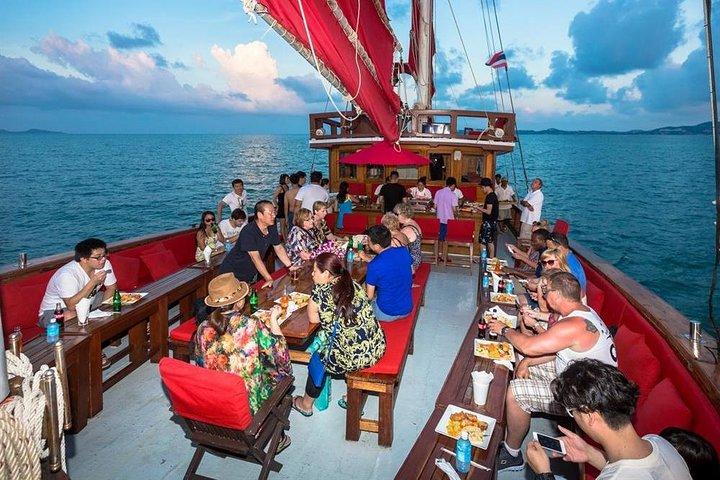 Koh Samui Red Baron Sunset Dinner Cruise mit Rücktransfer (SHA Plus)