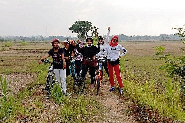 Borobudur villages tour by bikes