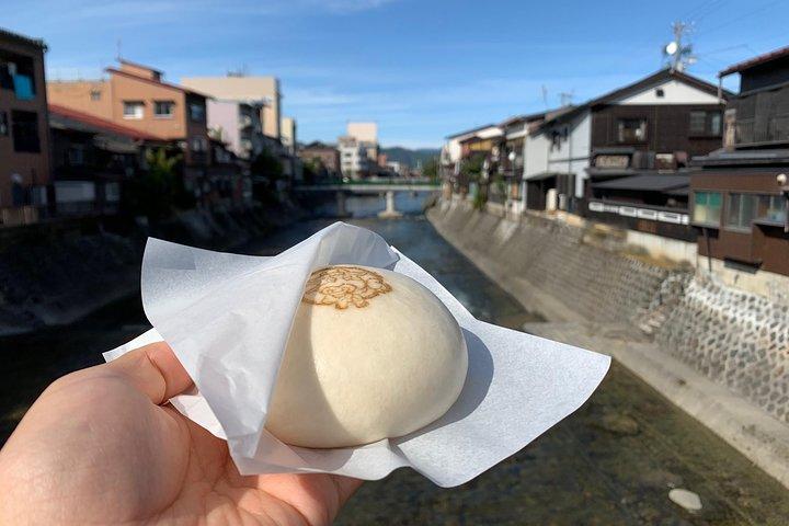 Taste Takayama : フード&酒蔵ツアー