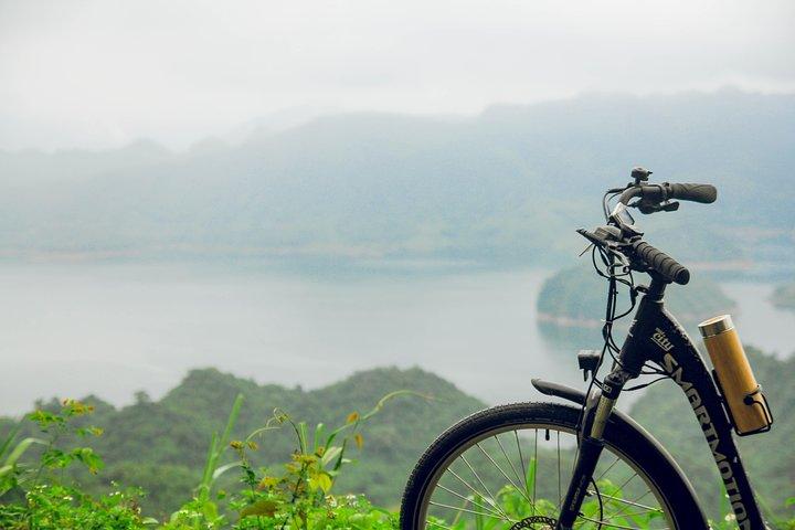 3 días 2 noches Mai Chau Pu Luong Ruta étnica E-Bike Tour Traslado privado