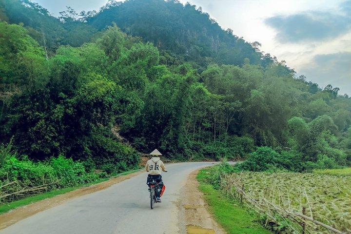3 días 2 noches Mai Chau Pu Luong Ruta étnica E-Bike Tour Traslado privado
