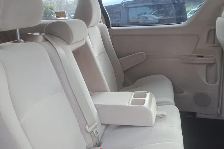 Car and driver hire in Nairobi Private Driver with Comfortable car rental Kenya
