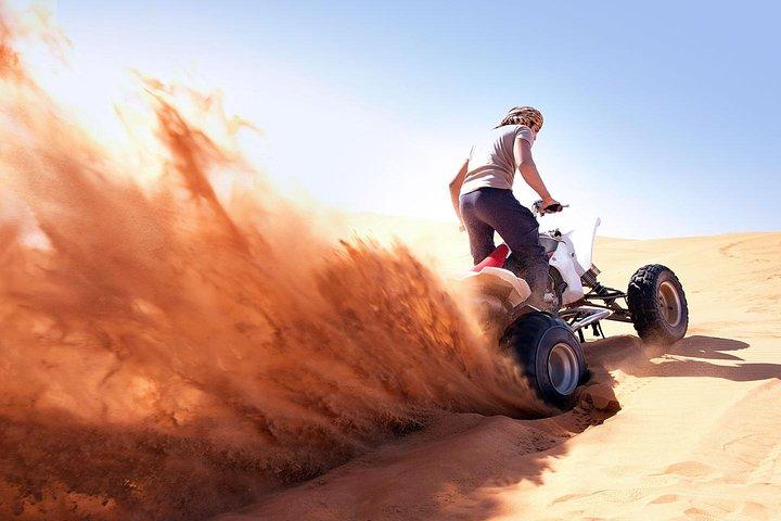 Pyramids Of Giza Adventure Tours sur VTT Quad dans le désert