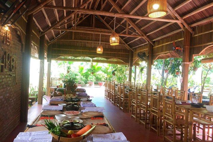 Cours de cuisine à Hoi An : marché local, bateau-panier, pêche et cuisine