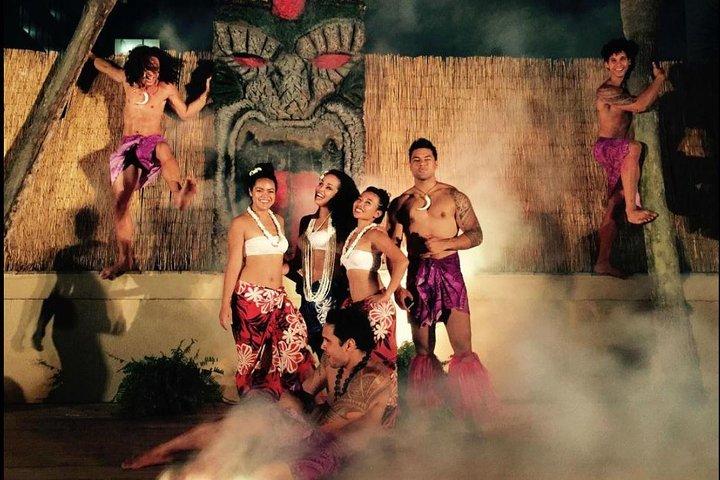 デイトナビーチでのポリネシアン ファイアーとディナー ショーのチケット