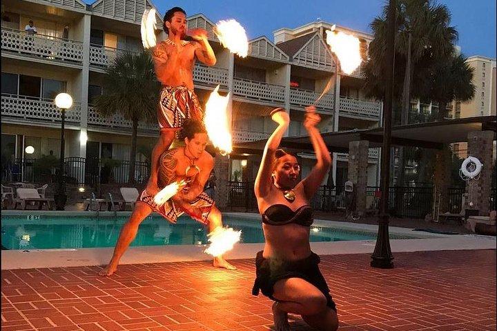 デイトナビーチでのポリネシアン ファイアーとディナー ショーのチケット