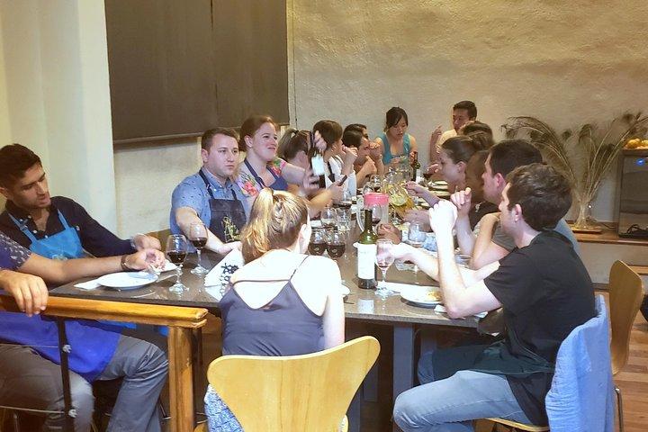 Classe de culinária argentina com vinho e anfitrião local
