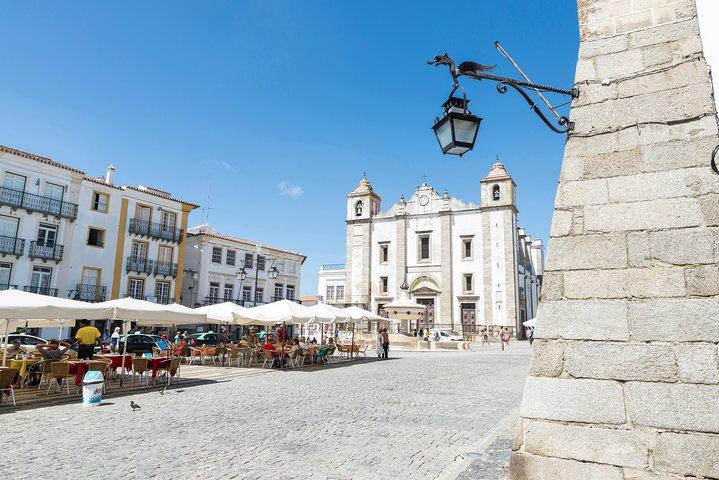 TOUR PRIVATO ÉVORA con CARTUXA WINE TASTING (Degustazione di 3 vini selezionati)