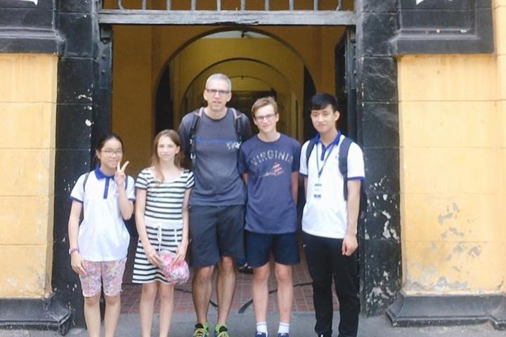 (Privat) MUSEUMTUR i HANOI