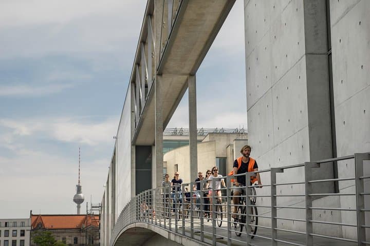 Berlin Highlights Sightseeing Bike Tour 3.5h in Small Groups