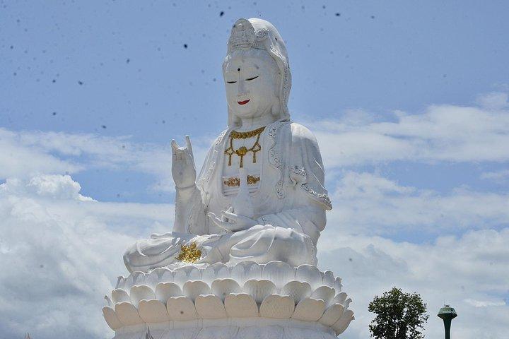 2 Tage Die Kunst des Tempels Chiangrai.