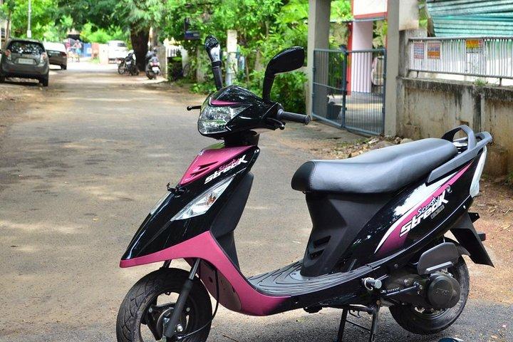 Noleggia una moto Ahungalla
