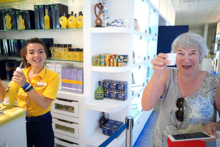 アマルフィ海岸 ポジターノ&エメラルドの洞窟 ナポリ港 寄港地観光