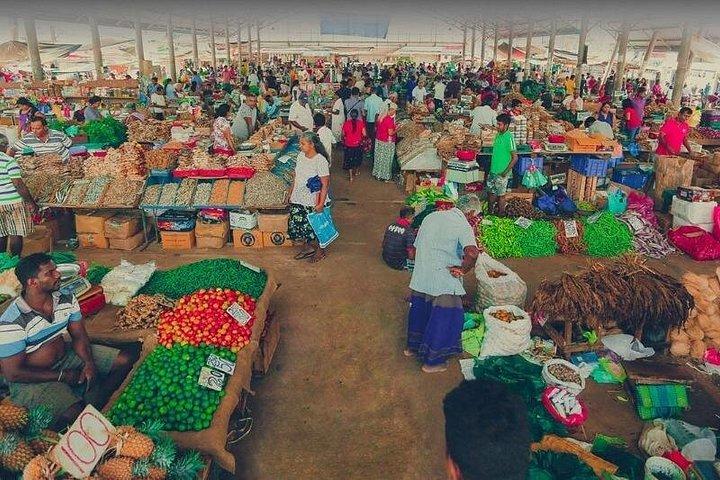 コロンボ港からの昼食付き地元市場ツアーと料理のデモ