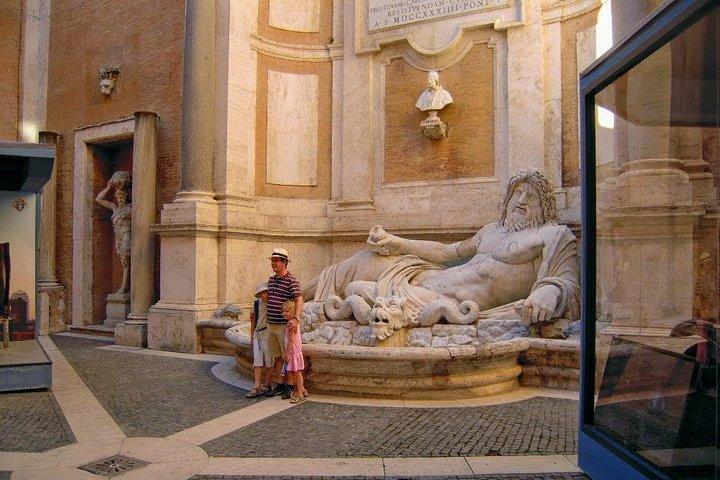 Tour privato per famiglie della mitologia di Roma