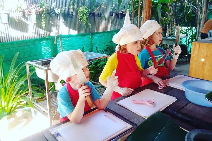 Cours de cuisine du village avec un chef expérimenté