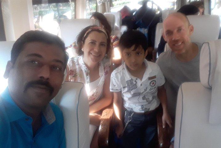 Tour privado de un día en el Taj Mahal en automóvil: conductores de la India