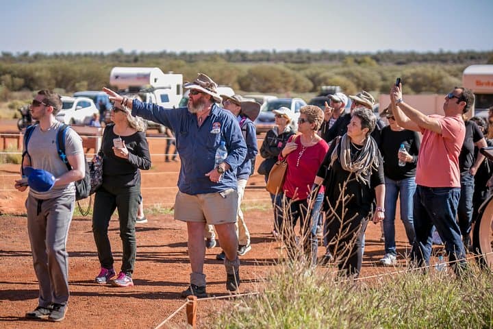 Ayers Rock Day Trip from Alice Springs Including BBQ Dinner