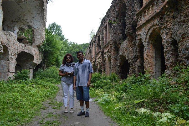 Tunnel of Love y Tarakaniv Fort desde Kyiv Tour privado guiado