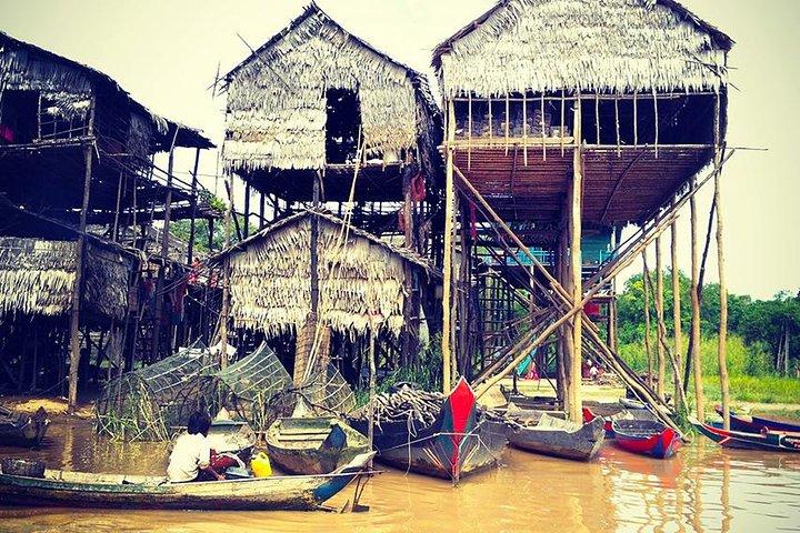 Casas flotantes y palafitos de Kompong Khleang