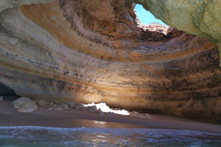 アルブフェイラ発のイルカ探しとベナギル洞窟