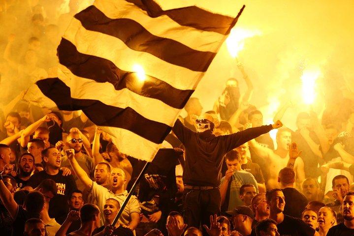 Tour de futebol: história do Red Star e do Partizan Ultras