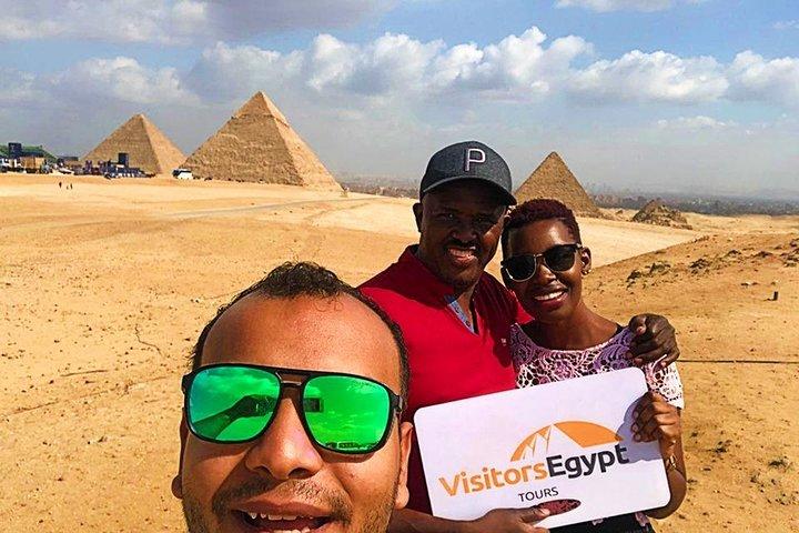 Tour di un giorno alle piramidi di Giza e tour al tramonto in feluca al Cairo