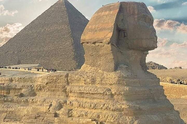 8-Hour Private Tour of the Pyramids & Egyptian Museum & Bazaar in cairo .