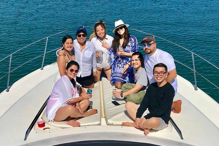 Crociera privata in yacht con capitano / hostess