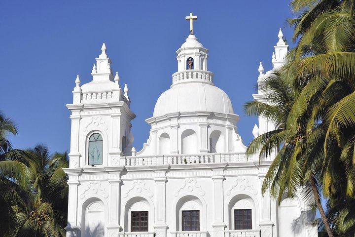 Explore o melhor de North Goa de carro (passeio turístico guiado pela cidade de dia inteiro)