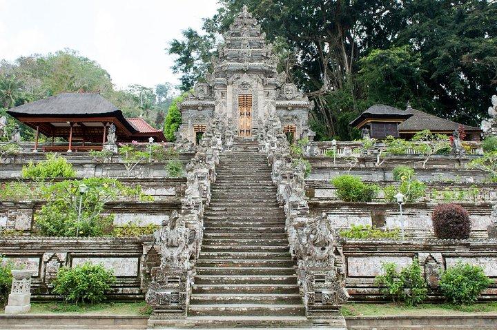Descubra o ritual místico e da morte de Bali em Bali