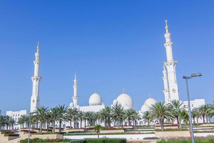 Temps forts privés à Abu Dhabi avec Musée du Louvre et Grande Mosquée avec déjeuner 5*