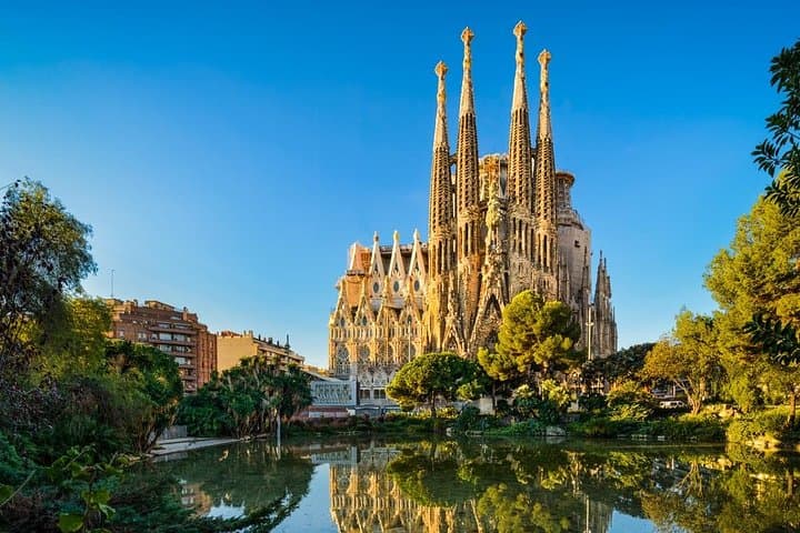 Private Full Day Sightseeing Tour in Barcelona