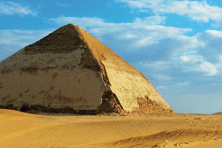 Excursão de um dia às Pirâmides de Gizé Cidade de Memphis Dahshur e Pirâmides de Saqqara
