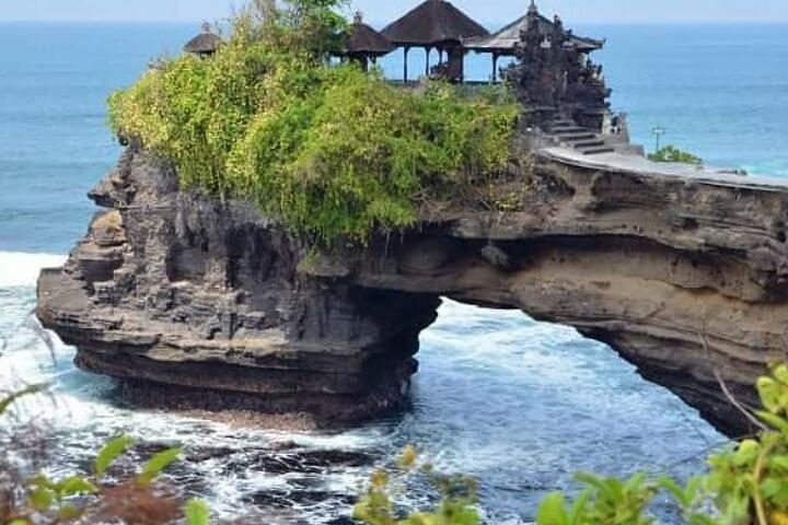 Tour privado: templo de tanah lot y templo de uluwatu - insta spots - wifi gratuito