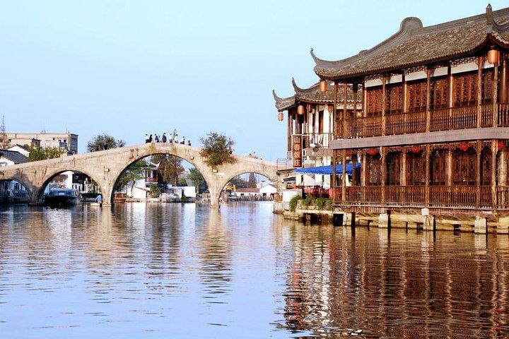 Shanghai Zhujiajiao water town&Bund excursión de medio día (Privado/Grupo)