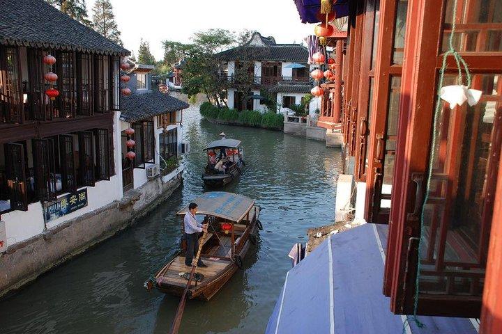 Shanghai Zhujiajiao water town&Bund excursión de medio día (Privado/Grupo)